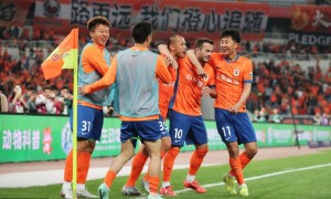中超-卡扎戴帽王钰栋两球难救主 泰山4-2浙江近5轮首胜
